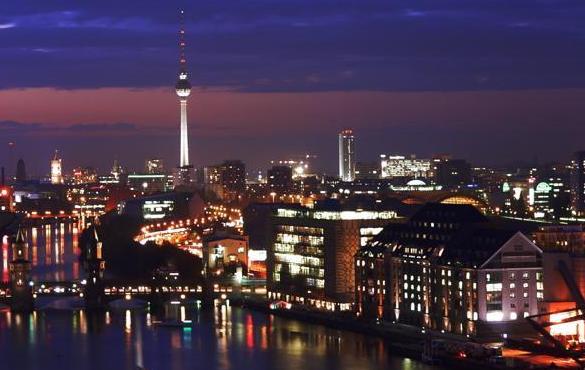 Berlin bei Nacht – Georg Schroeter Bundestagsrede Wirtschaft- und Energiepolitik